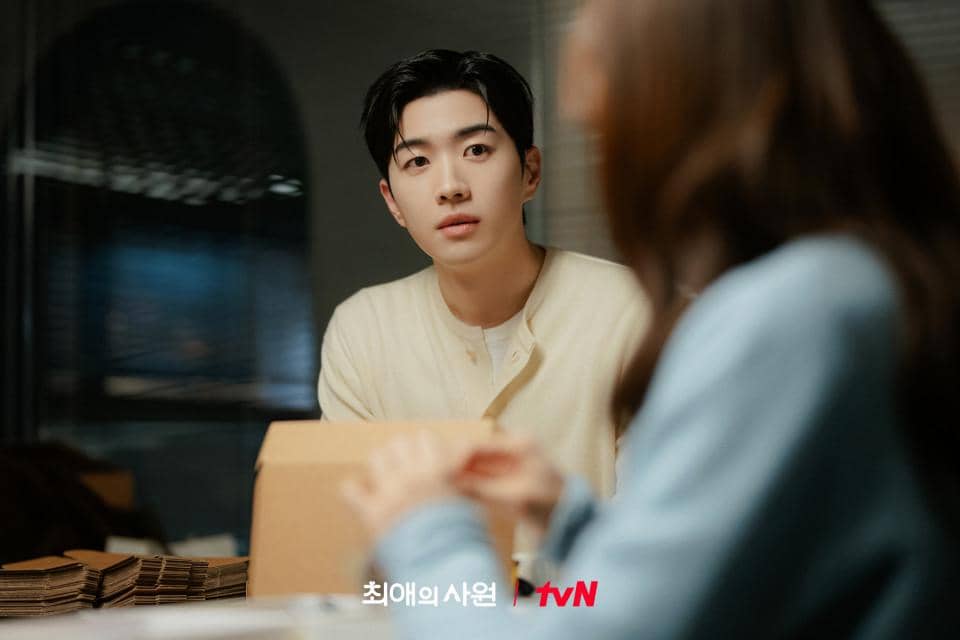 7 Act of Service Kang Ha Gi pada Nam Da Reum di My Bias, My Boss