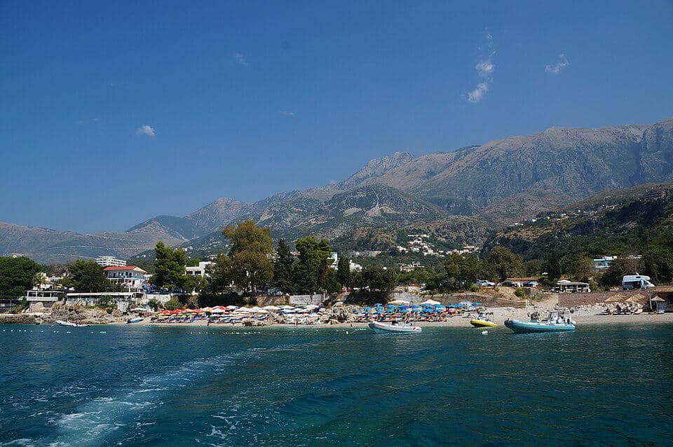 Pantai Dhermi