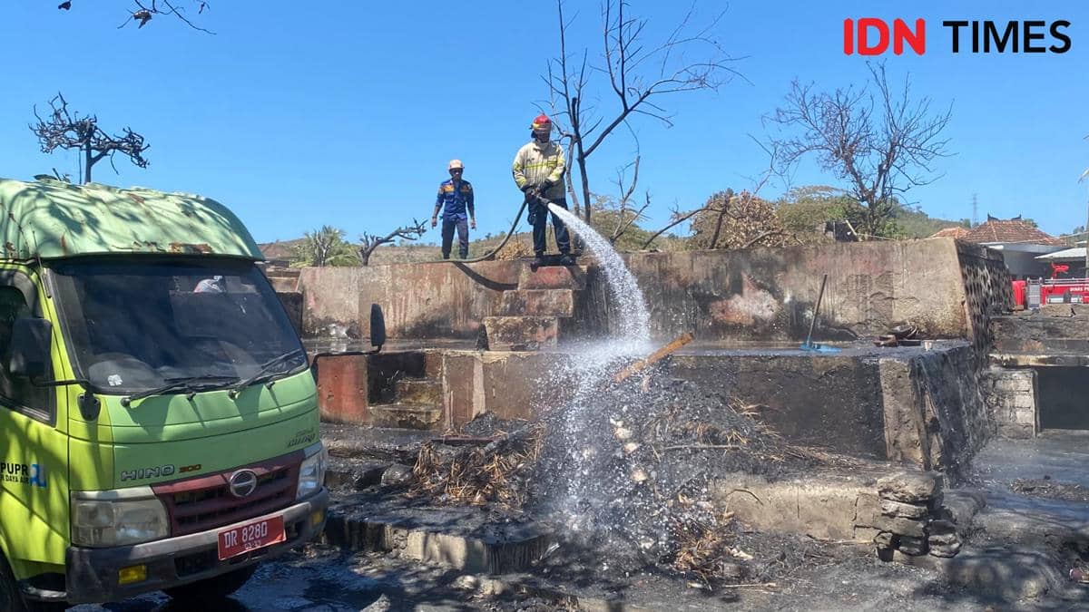 Bupati Loteng Sebut Kerugian Kebakaran Desa Adat Sade Tembus Rp35 Miliar