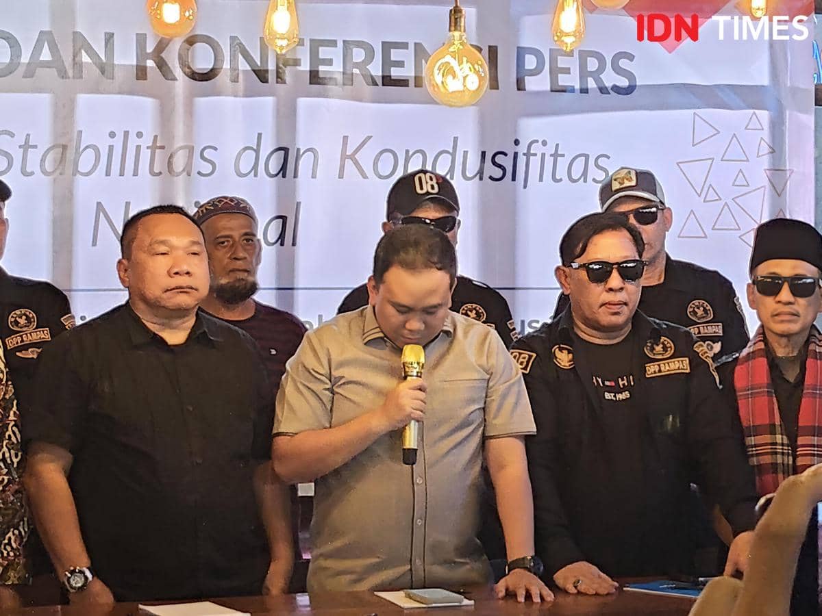 Kurniawan, Ketua Umum GCP, berbicara dalam diskusi dan konferensi pers tentang stabilitas politik di Jakarta Selatan.