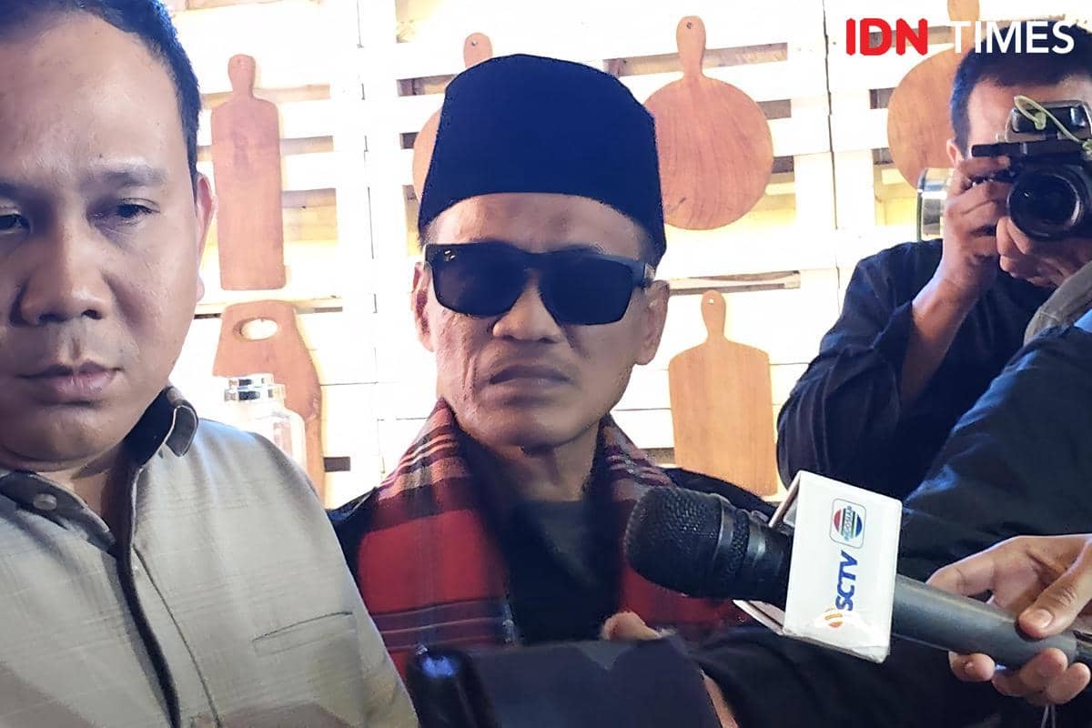 Jalih Pitoeng berbicara dalam diskusi dan konferensi pers tentang stabilitas politik di Jakarta Selatan.