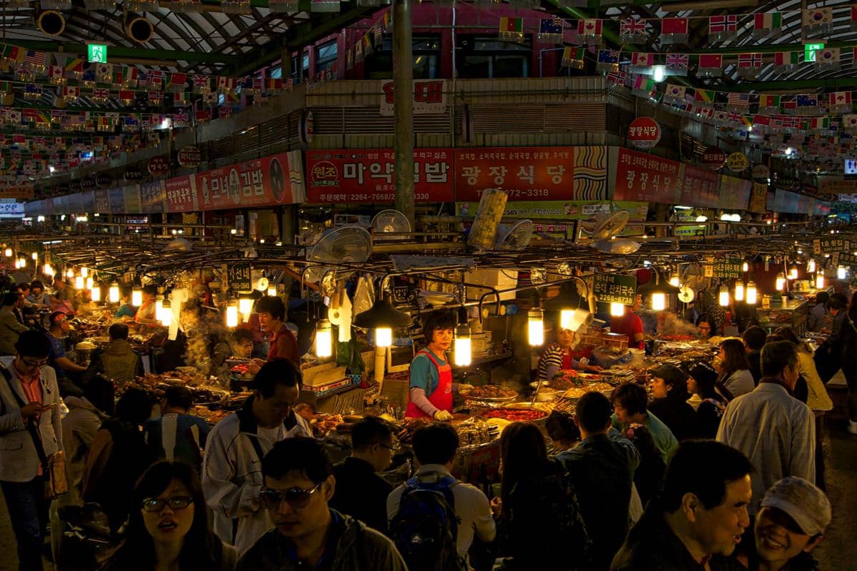 ilustrasi Gwangjang Market di Korea Selatan