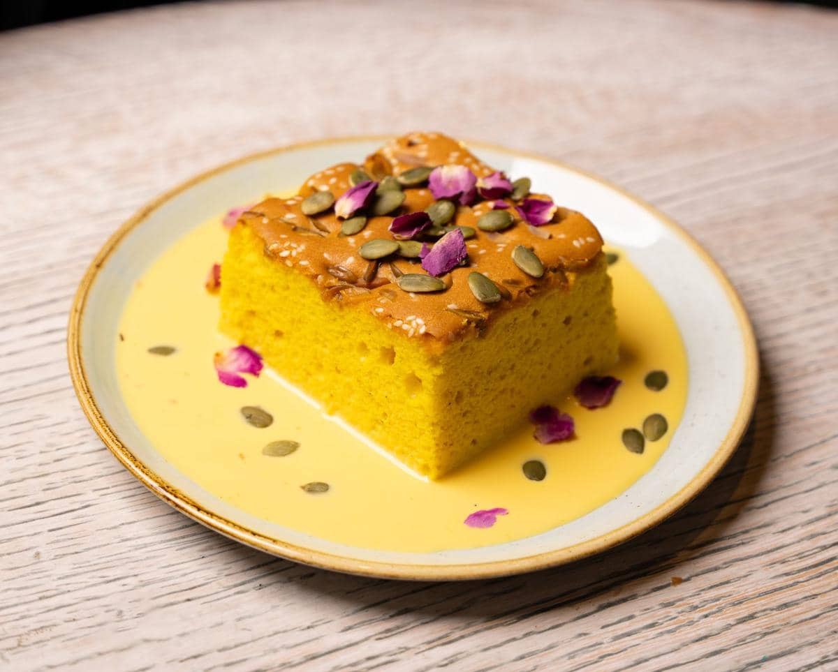 Resep Bolu Labu Kuning dengan Filling Keju Creamy di Dalamnya 
