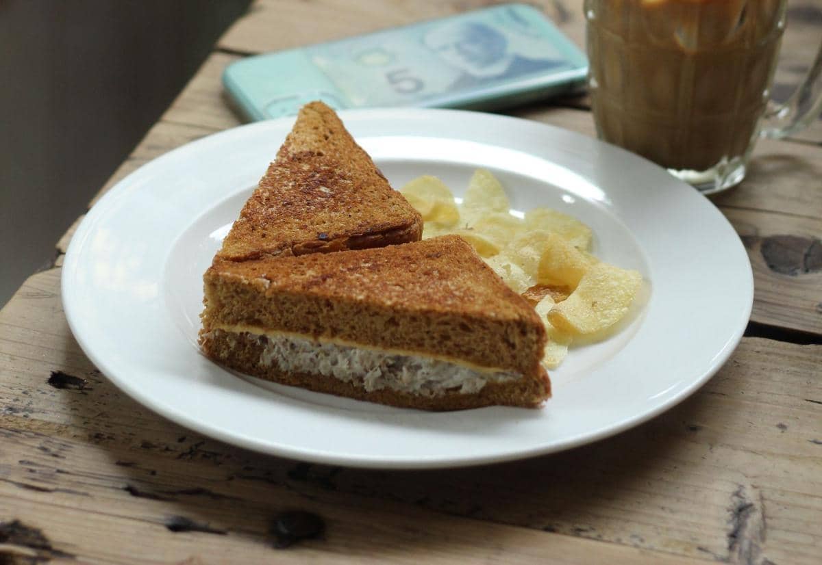 Resep Roti Udang Wijen, Sarapan Kilat yang Renyahnya Favorit Anak!