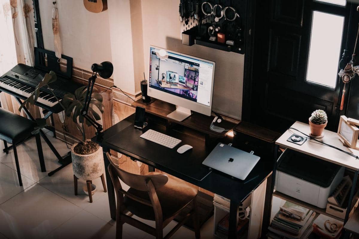 5 Ide Mengubah Suasana Ruang Kerja agar WFH Gak Terasa Membosankan