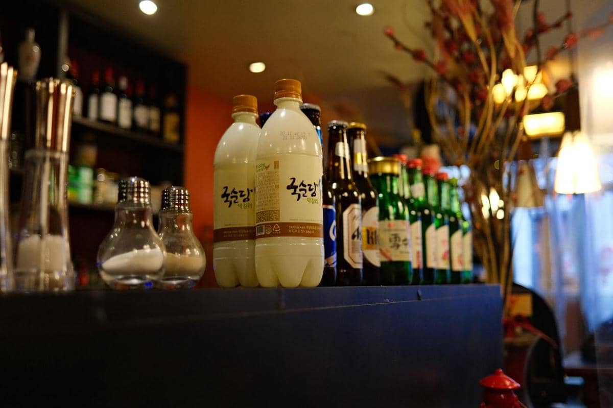 ilustrasi minuman beralkohol, soju, rice wine, bir