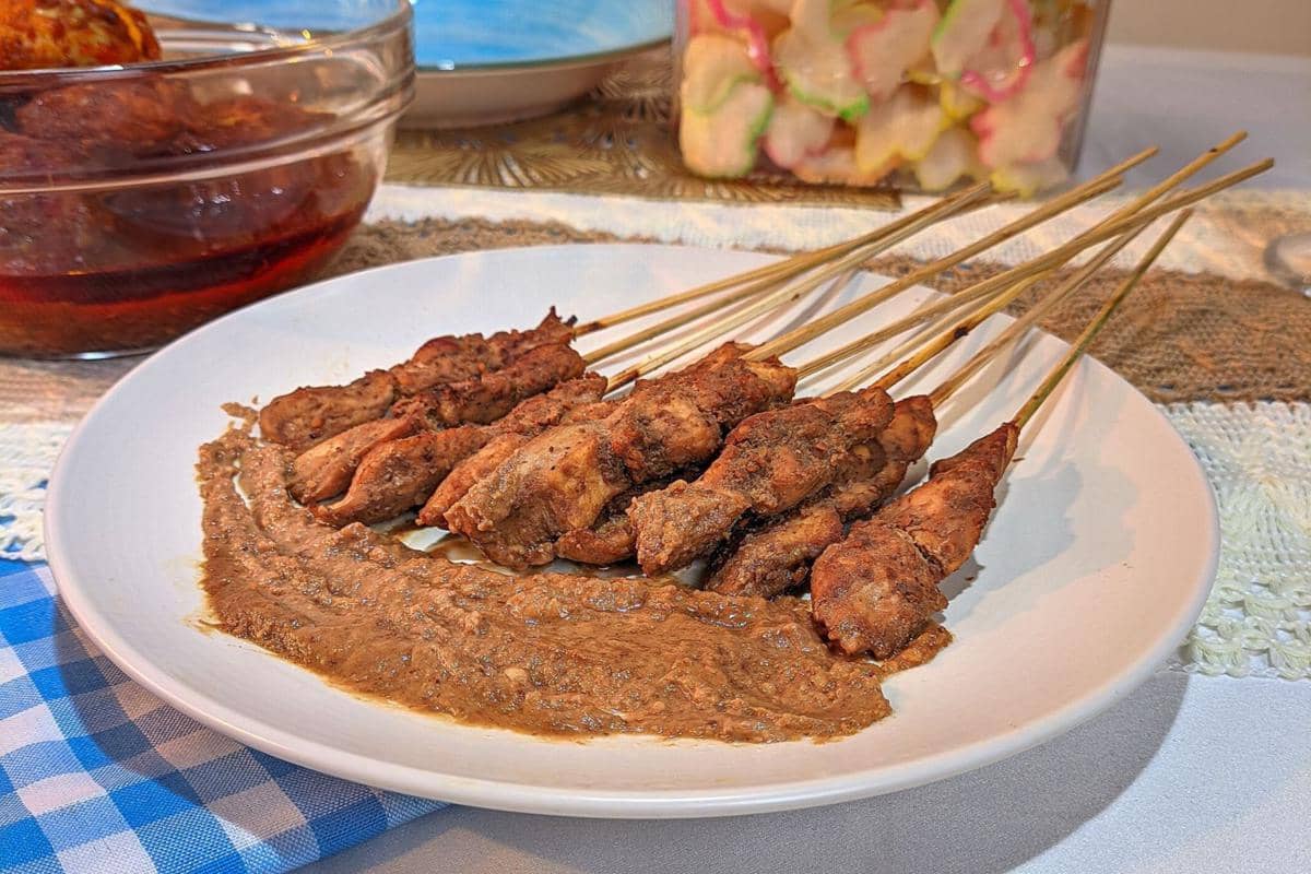 ilustrasi sate bulayak