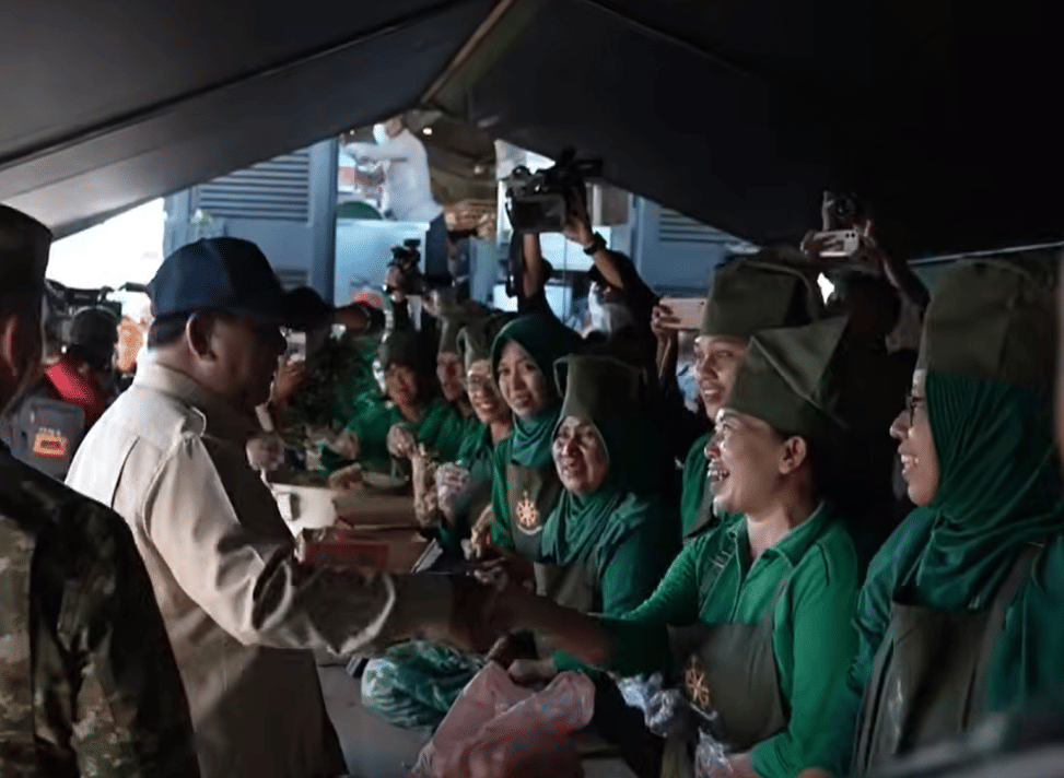 Presiden Prabowo Puji Kehadiran Dapur MBG di Tenda Pengungsi Nagekeo