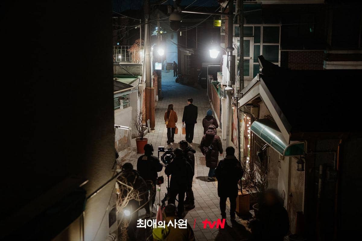 Potret di balik layar produksi drama My Bias, My Boss yang diunggah melalui akun Instagram tvN Drama.
