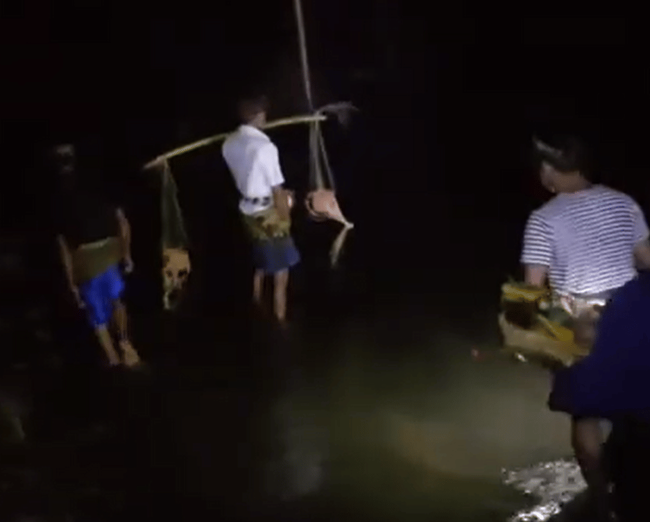 Makna Tirta Penembak dalam Upacara Ngaben