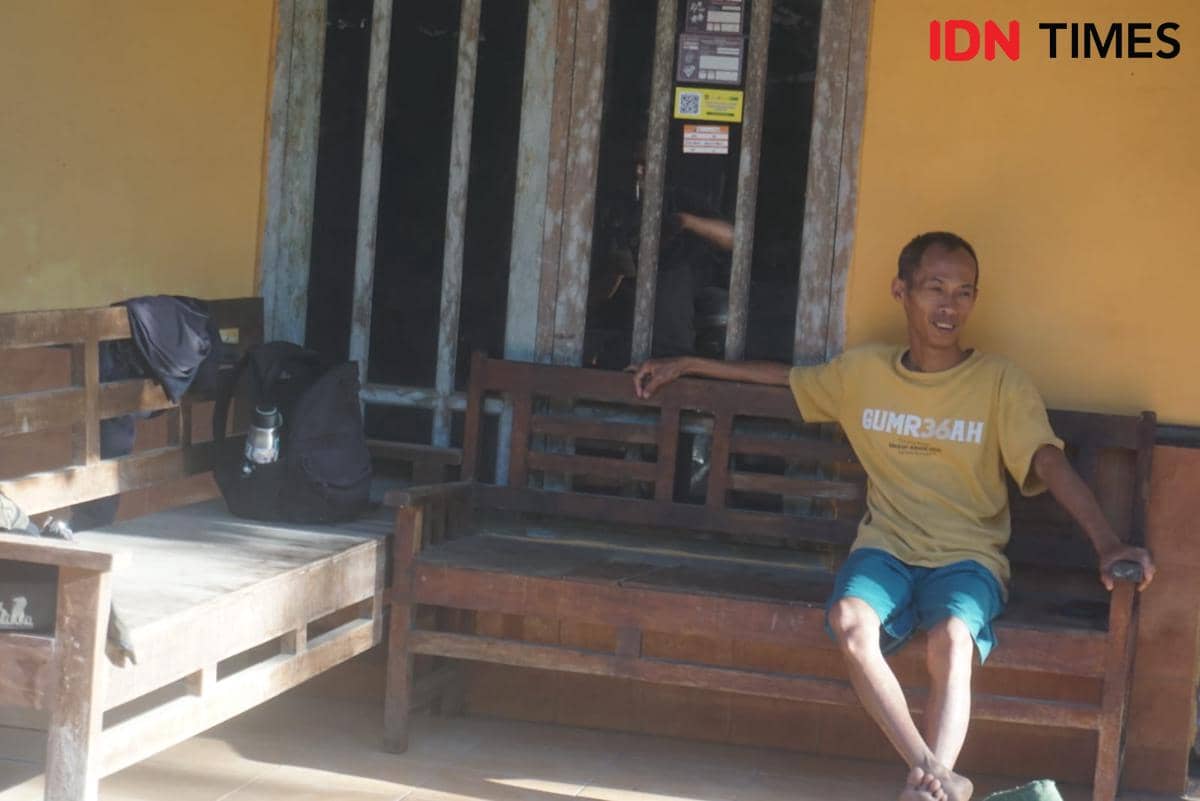 Timbul, pengemudi becak motor dari Ngentakrejo, Lendah, Kulon Progo, mengaku tercatat dalam desil 9 DTSEN.