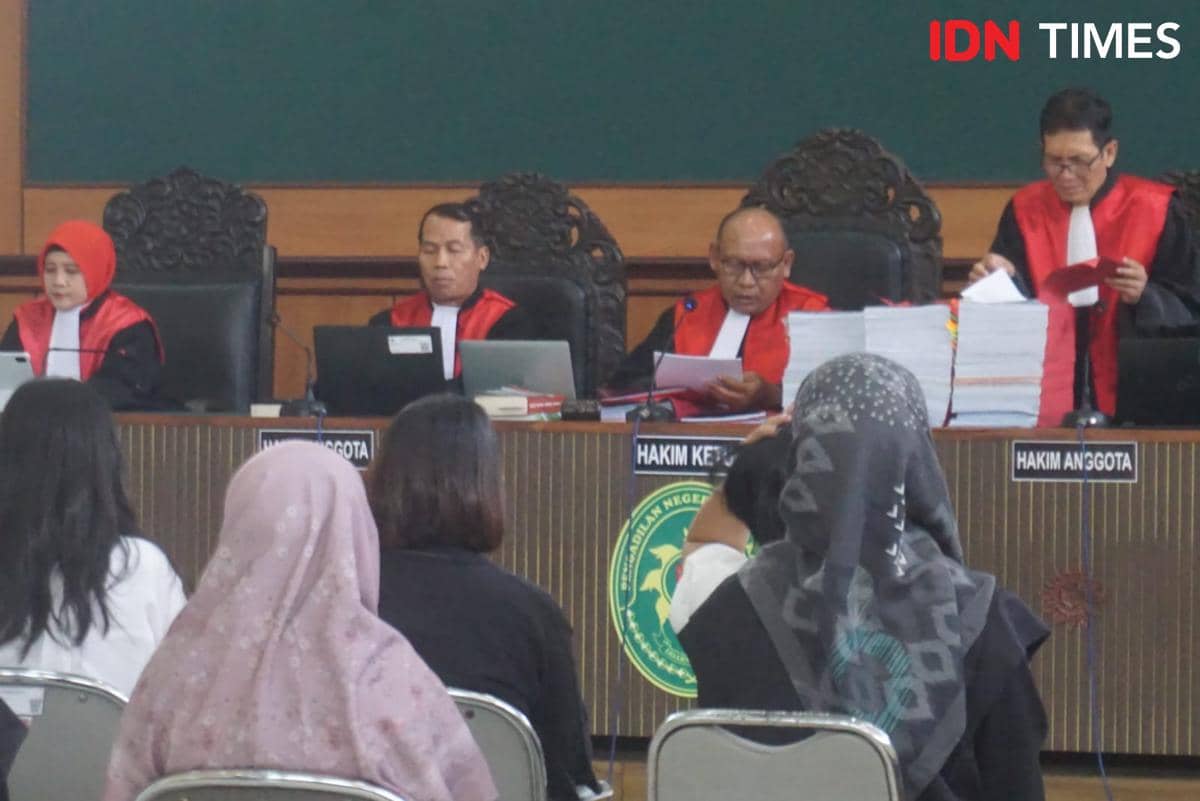 Sejumlah ibu yang pernah menitipkan anak di Daycare Little Aresha memberikan kesaksian di PN Yogyakarta.