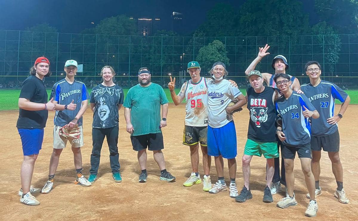 Kala The Flaming Lips Bermain Slowpitch Baseball di Jakarta