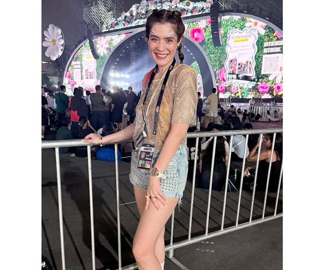 Carissa Puteri menghadiri dan menonton LaLaLa Fest 2026 pada hari pertama, sebagaimana dibagikan di Instagram.