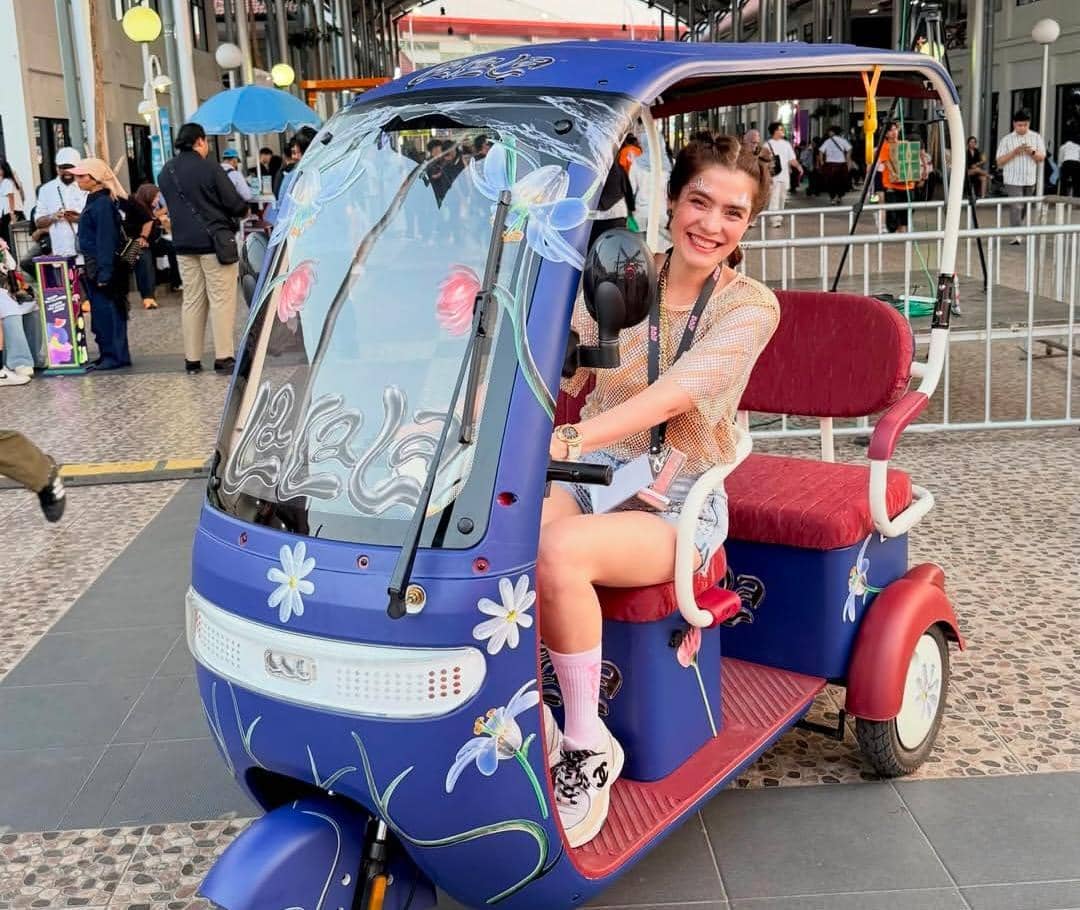Carissa Puteri menghadiri LaLaLa Fest 2026 hari pertama berdasarkan unggahan di akun Instagram pribadinya.