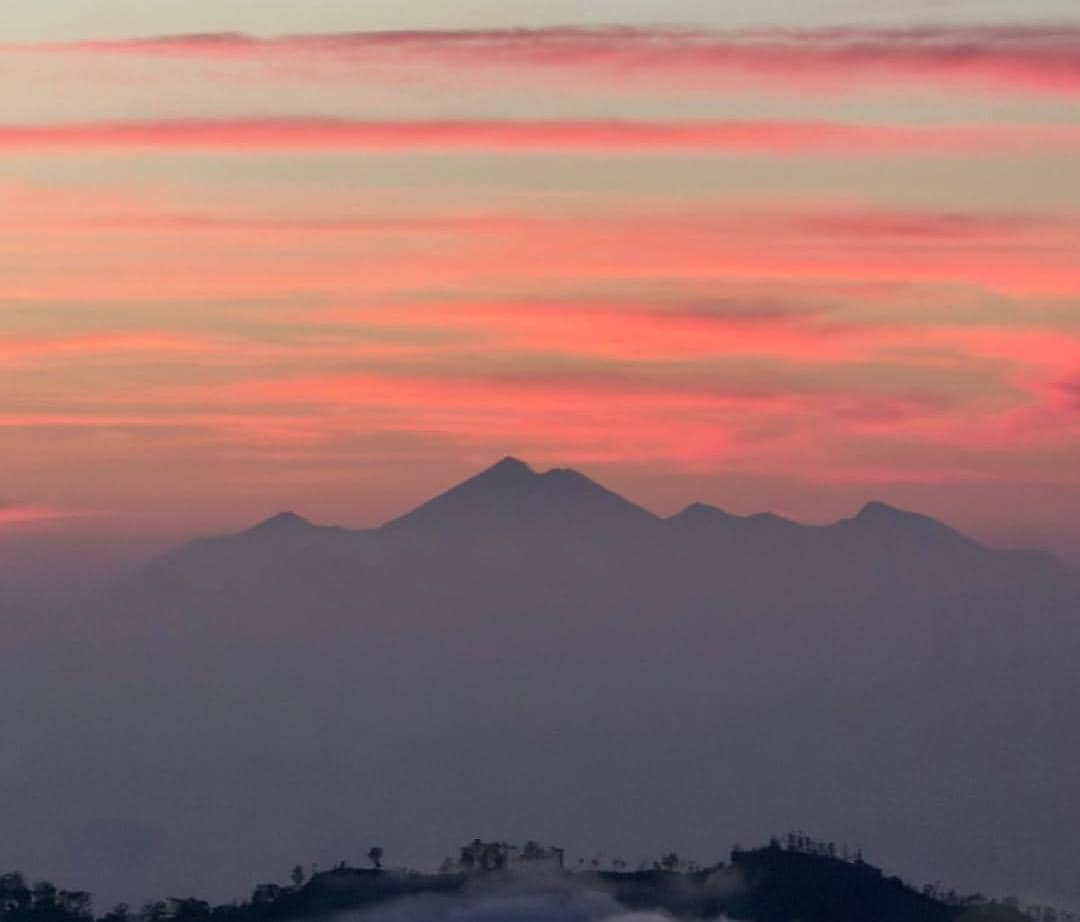 Naomi Zaskia mendaki Gunung Batur, Bali