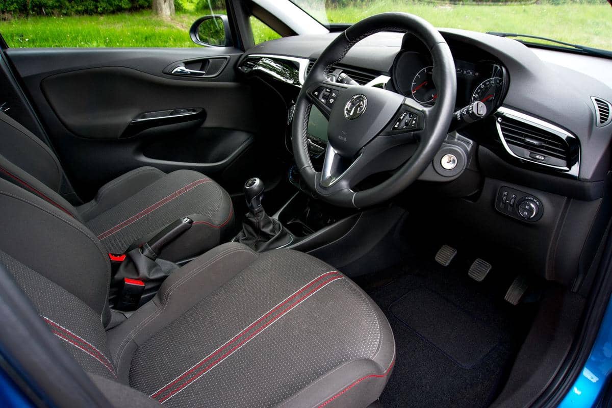 ilustrasi interior mobil