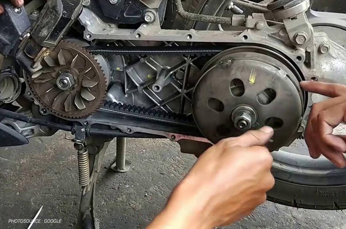 ilustrasi mesin motor matic