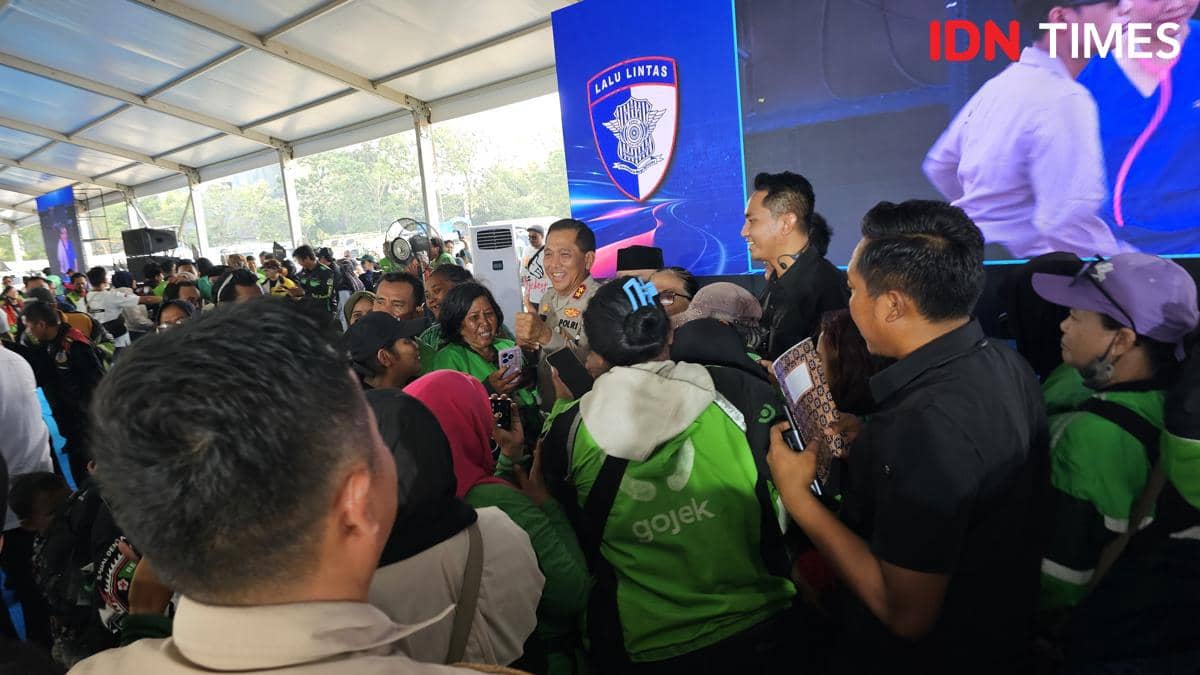 Ribuan pengemudi ojol hadir di Gebyar Safety Riding di Pusdik Lantas Serpong