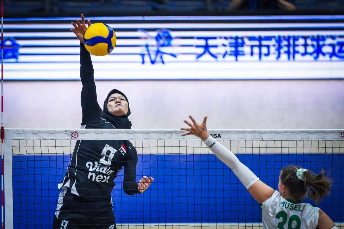 Para pemain Timnas Voli Putri Indonesia menghadapi Australia dalam pertandingan AVC Continental 2026.