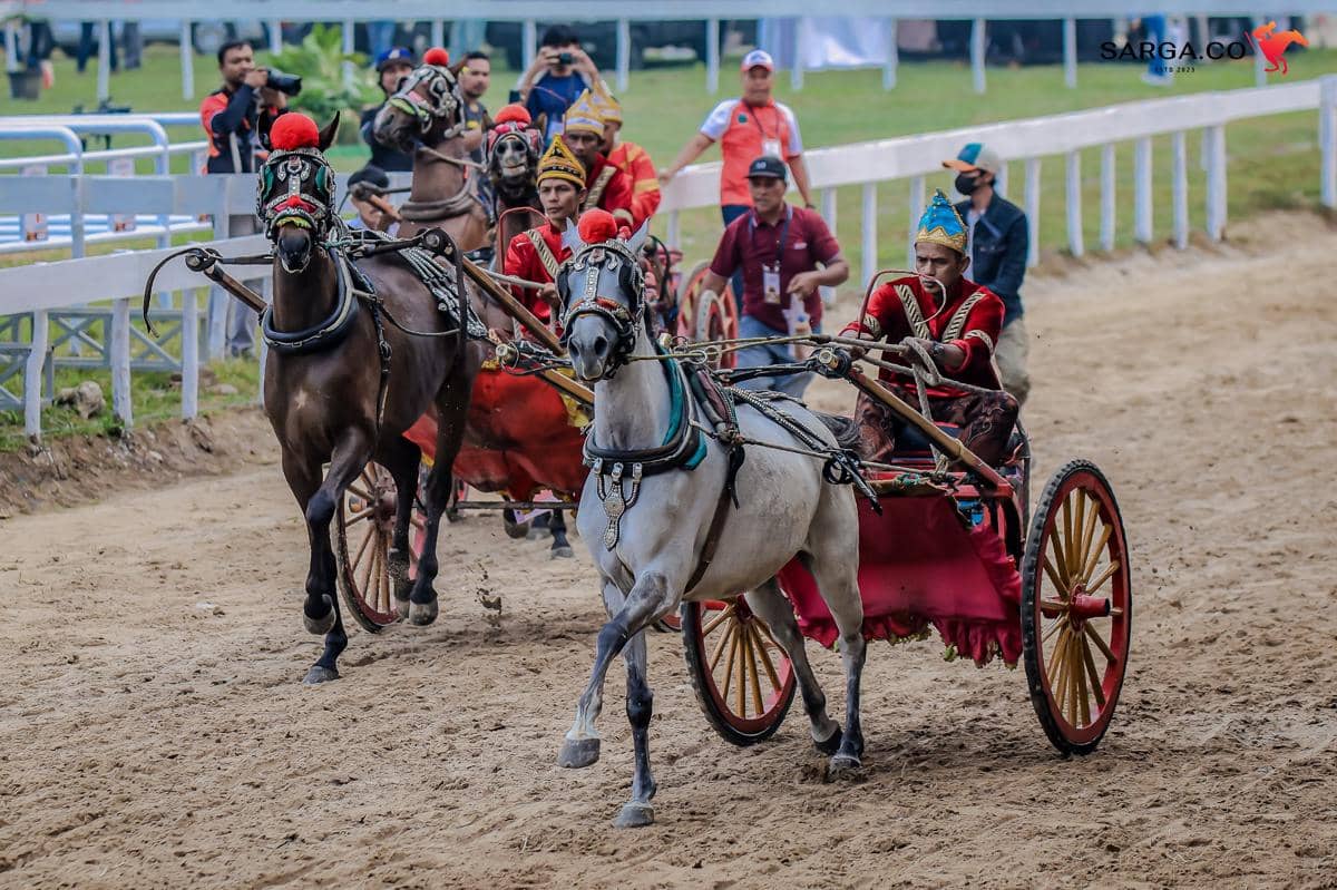 Sejumlah kuda pacu tampil dalam Indonesia’s Horse Racing Merdeka Cup 2026, ajang yang memperlombakan 15 kelas bergengsi.