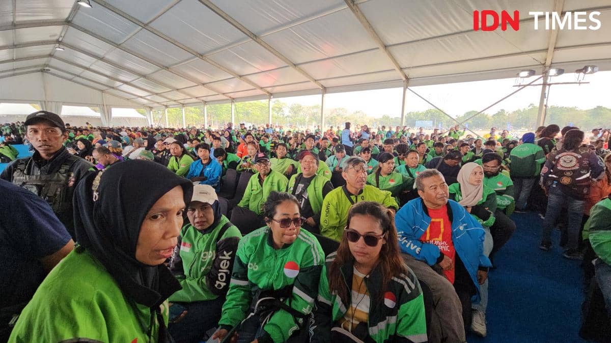 Ribuan pengemudi ojek online mengikuti Gebyar Safety Riding di Pusdik Lantas Serpong untuk keselamatan berkendara.