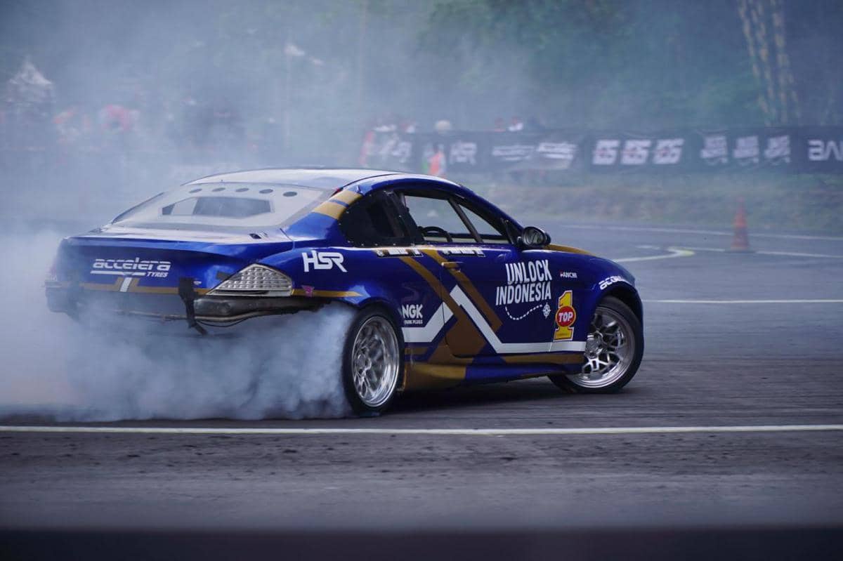 Teknologi Ester Fortified Top 1 Diuji di Indonesian Drift Series