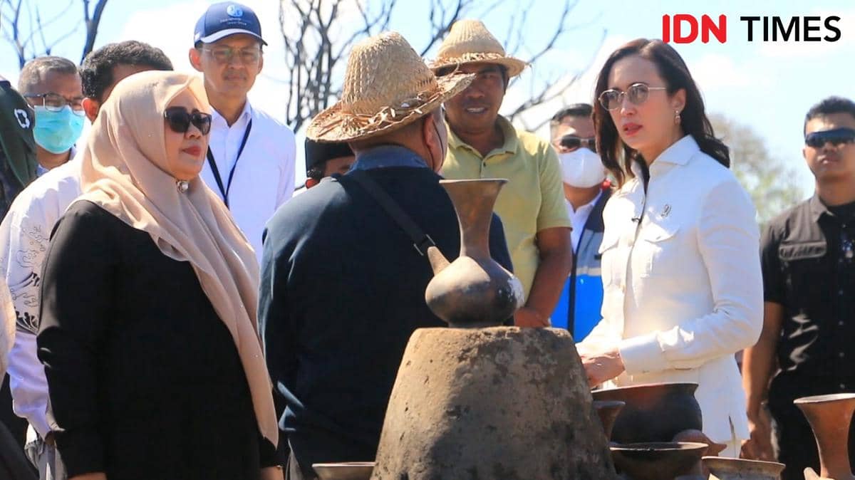 Menpar Minta Gubernur NTB Buat Masterplan Rekonstruksi Desa Adat Sade