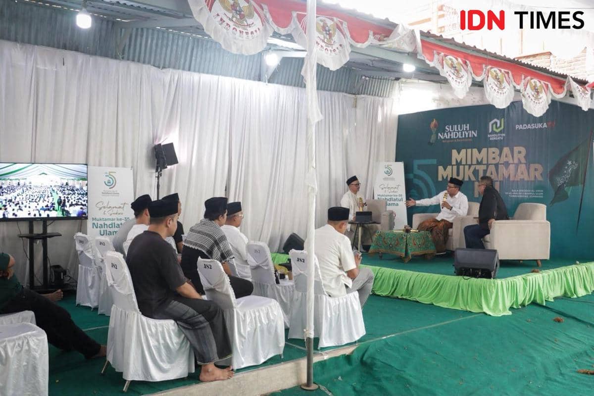 Disorot! Prabowo Bersimpuh di Hadapan Kiai Sepuh saat Buka Muktamar NU