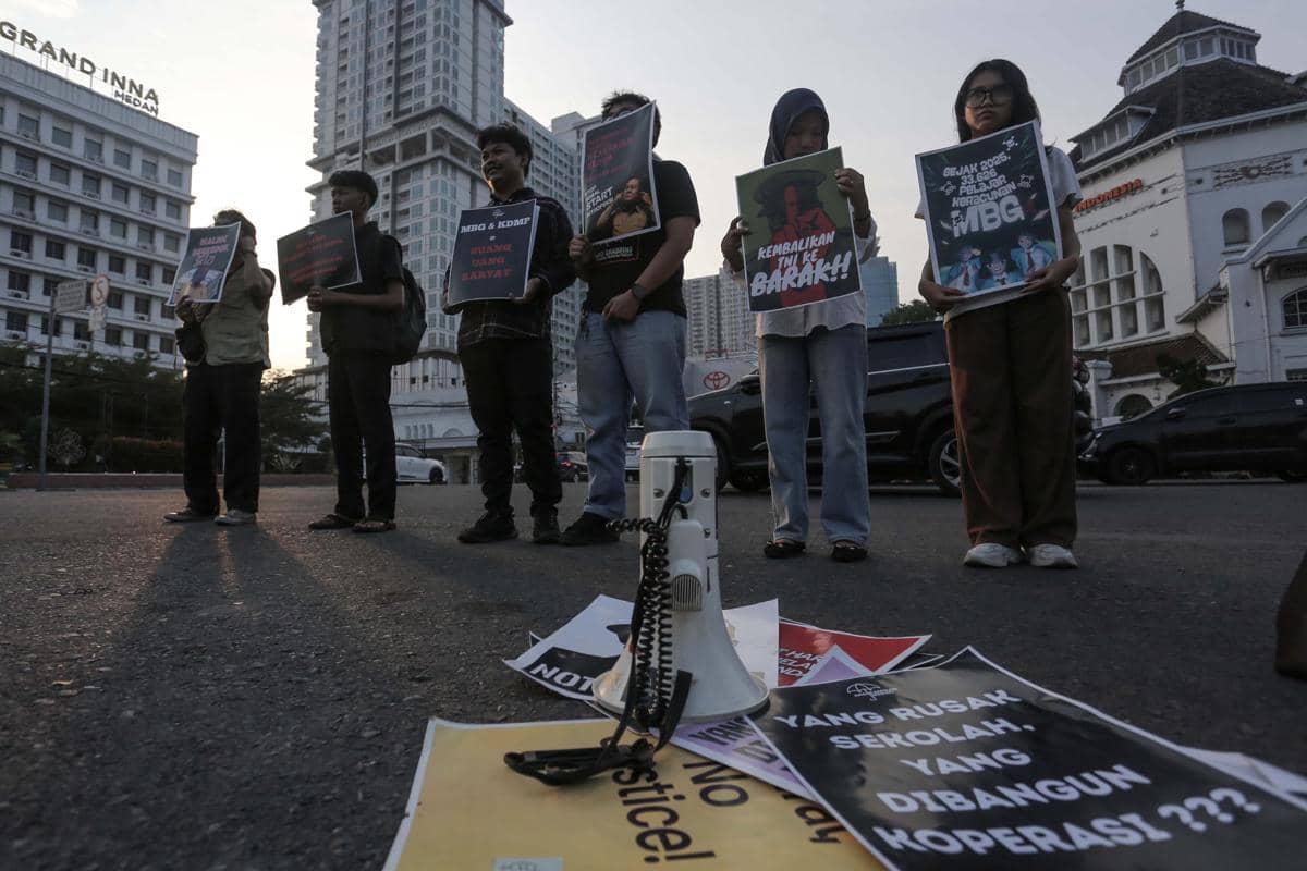 Aksi Kamisan Medan ke-121: Karhutla, MBG Hingga Tuntutan 17+8 Disuarakan