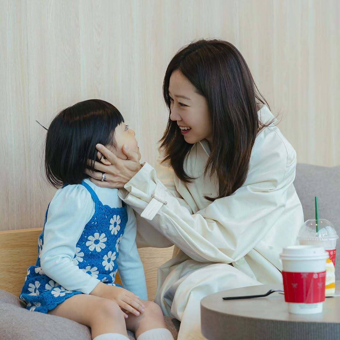 Hwang Bom I dan Gong Hyo Jin tampil bersama dalam salah satu adegan drama Korea A Bona Fide Killer produksi MBC.