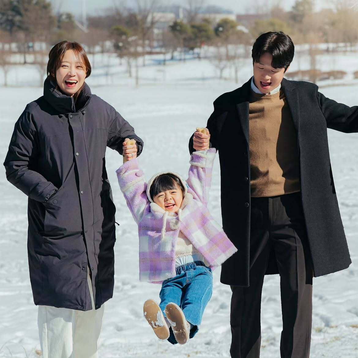 Gong Hyo Jin, Hwang Bom I, dan Jung Joon Won tampil bersama dalam adegan drama A Bona Fide Killer.