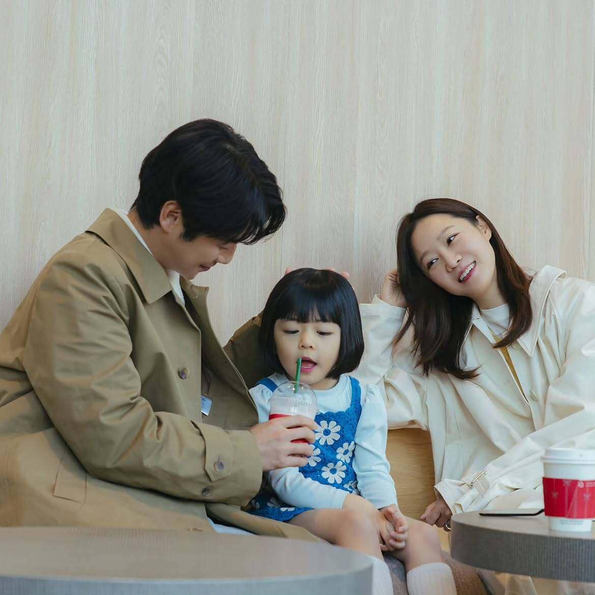 Jung Joon Won, Hwang Bom I, dan Gong Hyo Jin tampil dalam potret promosi drama A Bona Fide Killer produksi MBC.