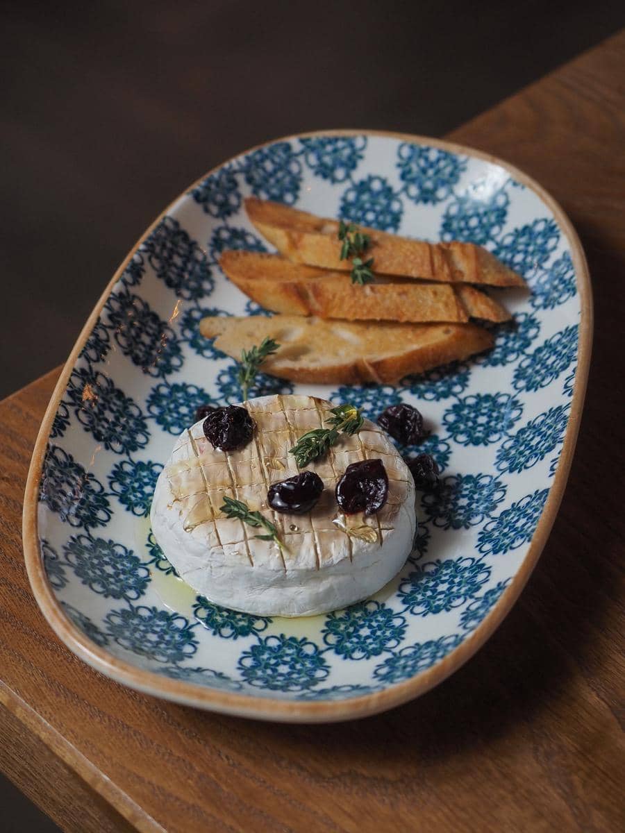 8 Pendamping Camembert Panggang, Cocok untuk Cheese Platter