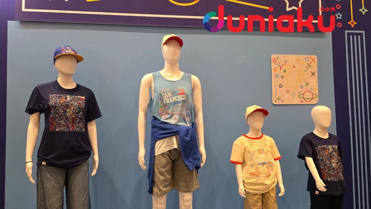 Beragam merchandise Pokémon bernuansa kota San Francisco dipajang rapi di area Pokémon Center untuk pengunjung.