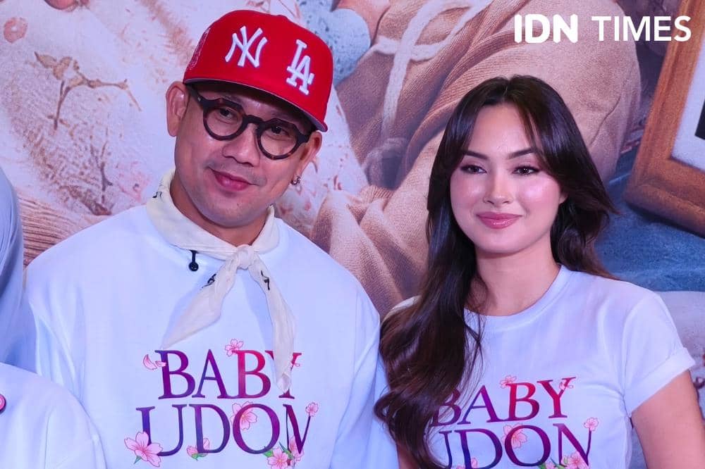 Potret Caitlin Halderman dan Denny Sumargo dijumpai usai press conference film Baby Udon di Jakarta, Rabu (26/8/2026) (IDN Times/Juan Dwi)