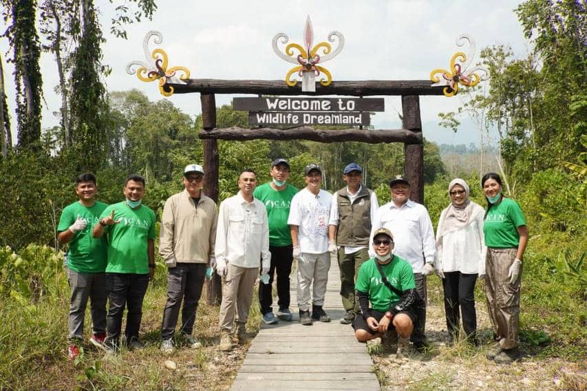 Raffi Ahmad mengunjungi pusat rehabilitasi orang utan di Berau