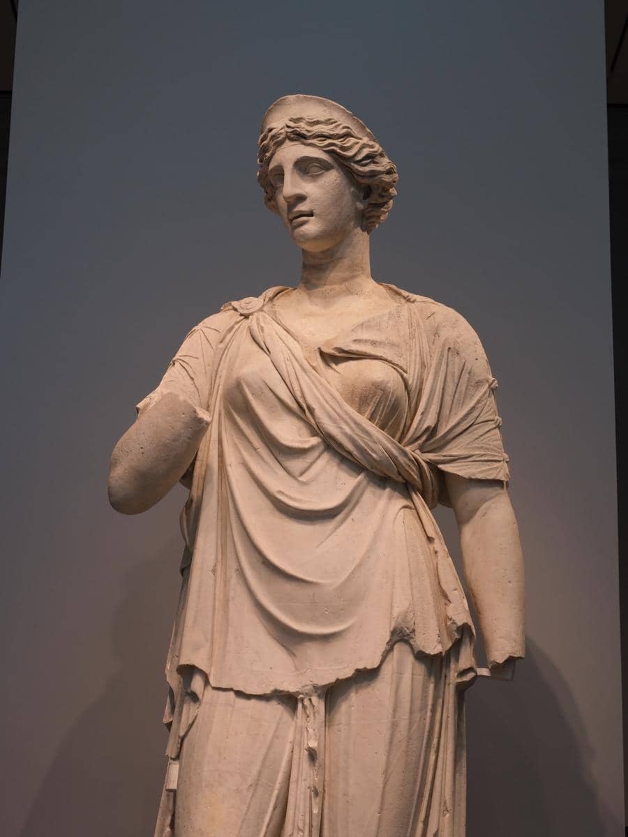 Agatha Chelsea mengunjungi Museum of Fine Arts, Boston