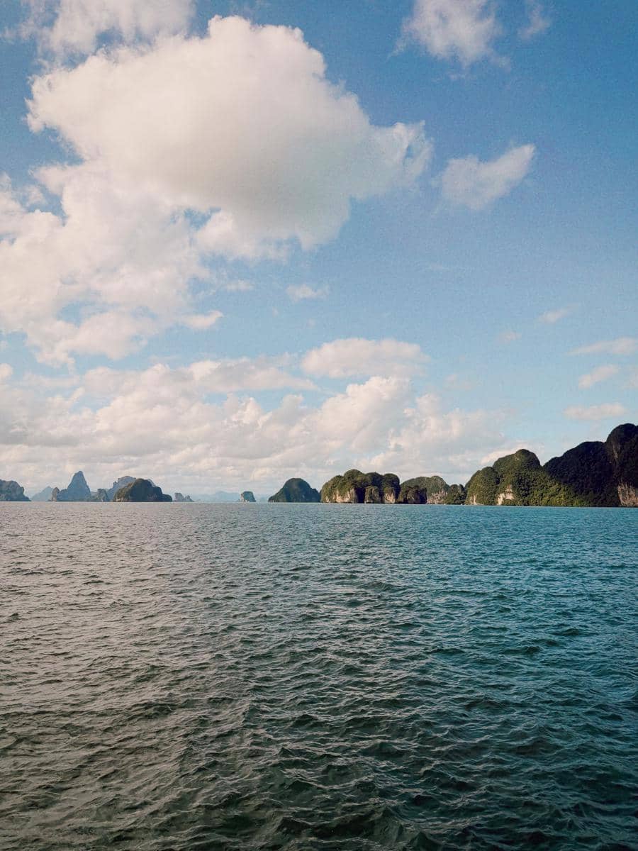 Pamela Bowie dan suami liburan di Ao Phang Nga National Park