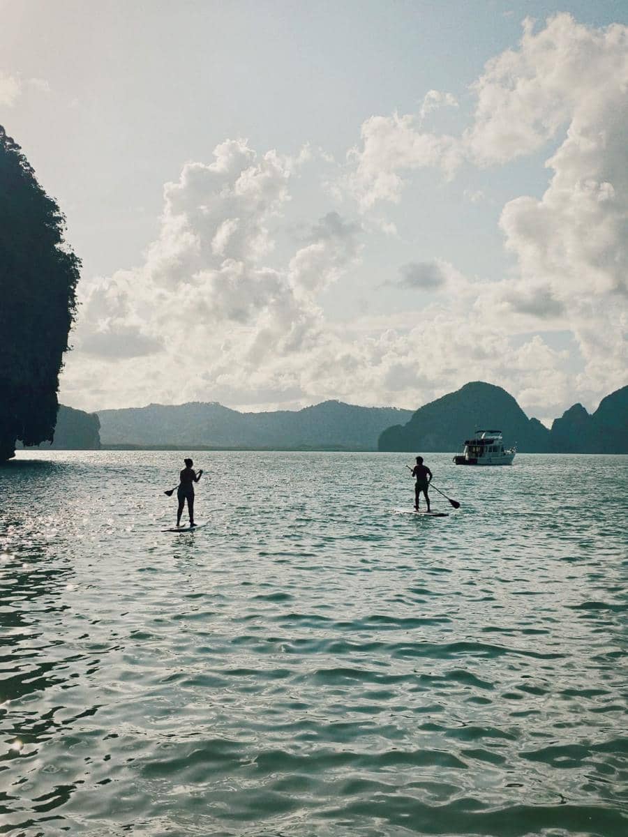 Pamela Bowie dan suami liburan di Ao Phang Nga National Park