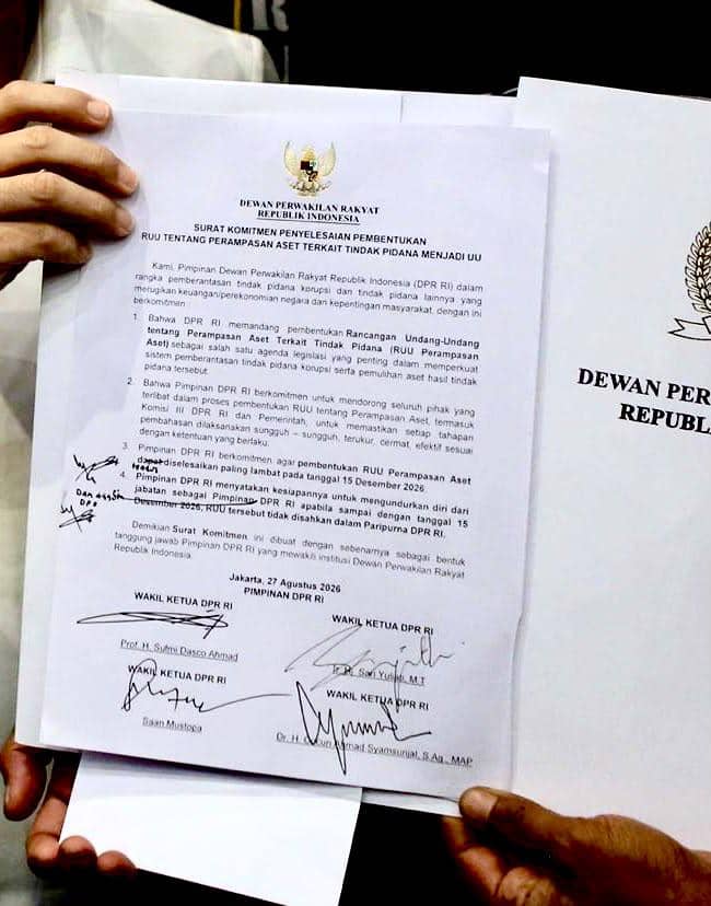Perjanjian pimpinan DPR RI bersama Aliansi Masyarakat Pati Bersatu (AMPB) dalam rapat audiensi terkait RUU Perampasan Aset di Gedung DPR RI,