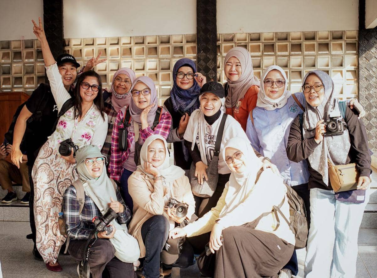 ilustrasi foto sama teman