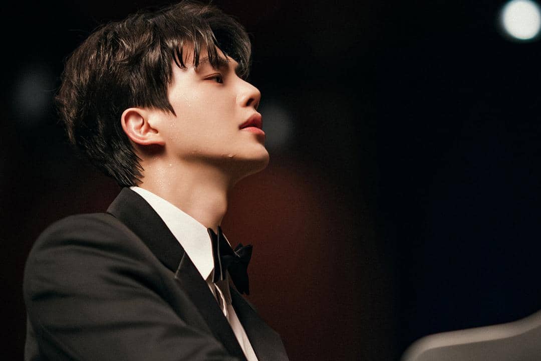still cut drama Four Hands, Two Sonatas