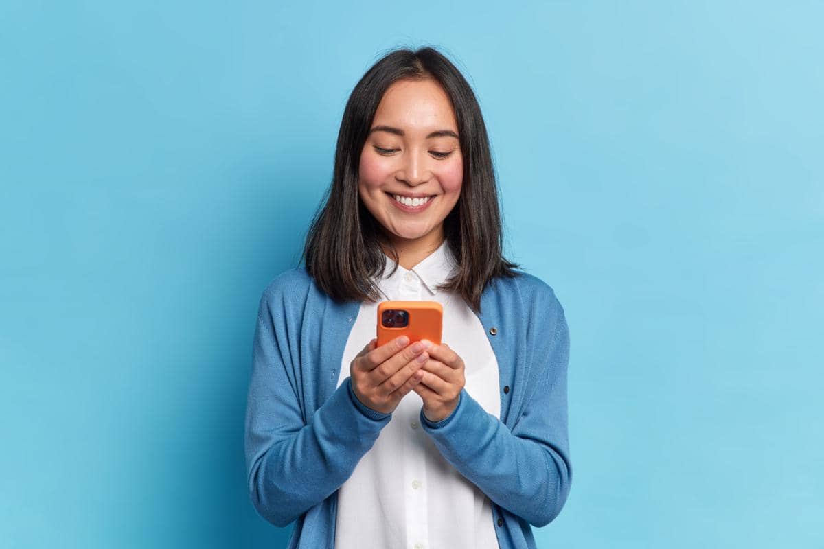 ilustrasi mendapat sms kode OTP