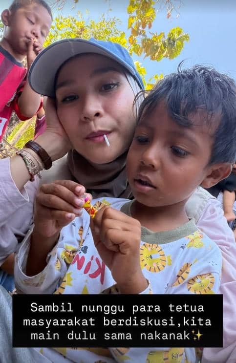 Zaskia Mecca Salurkan Bantuan untuk Korban Gempa di NTT (instagram.com/zaskiadyamecca)