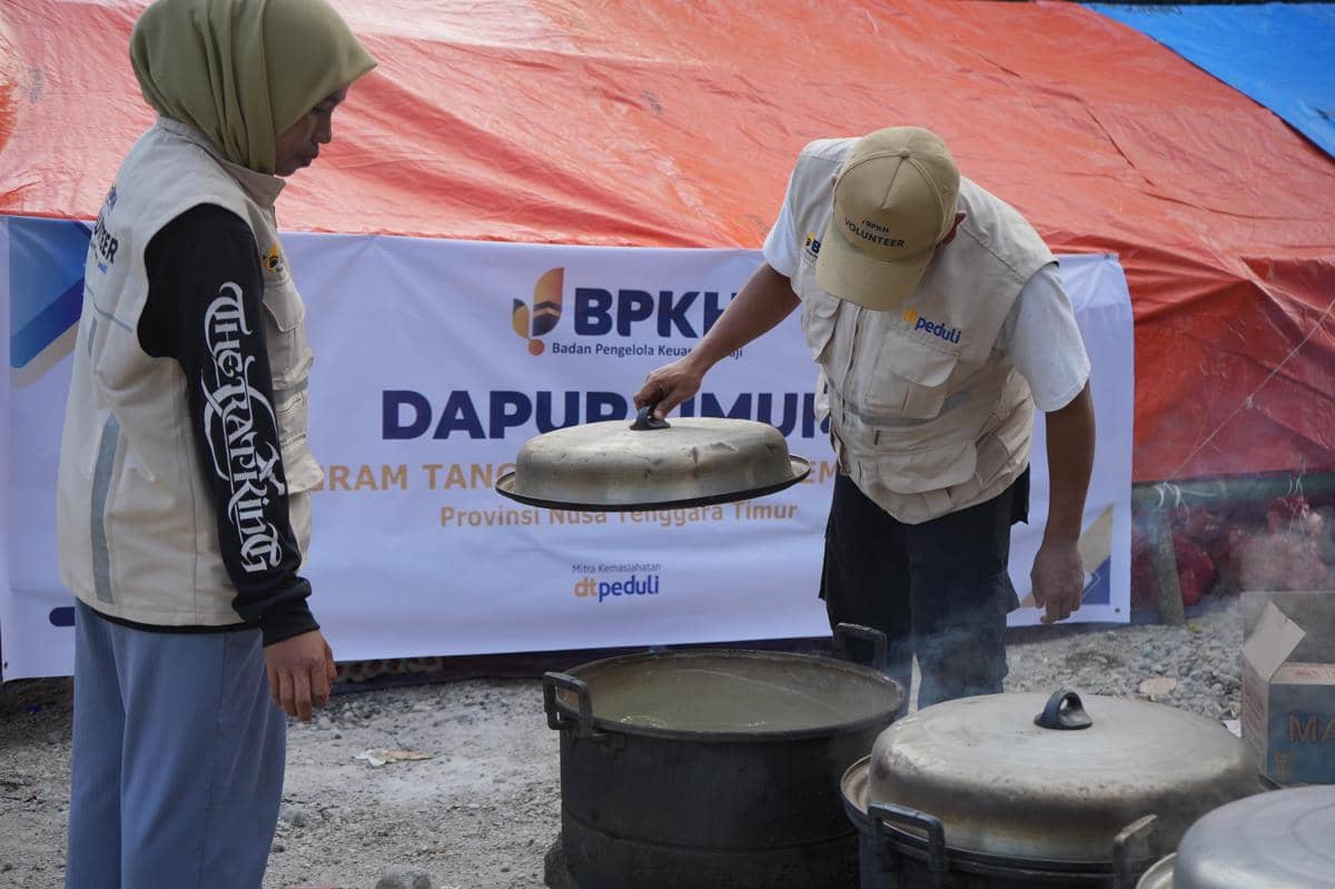 Badan Pengelola Keuangan Haji (BPKH) mulai menyalurkan bantuan kemanusiaan bagi warga terdampak gempa bumi (dok. BPKH)