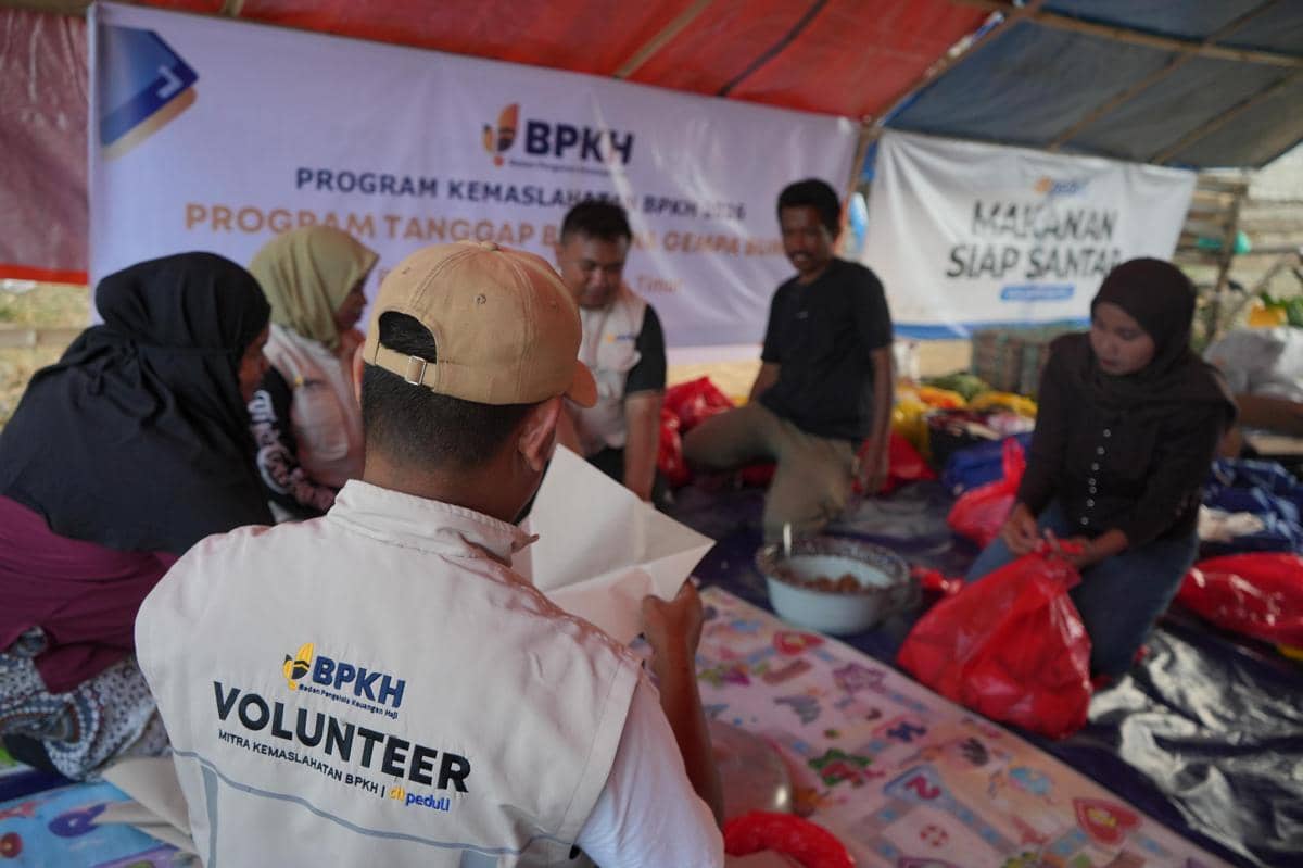 Badan Pengelola Keuangan Haji (BPKH) mulai menyalurkan bantuan kemanusiaan bagi warga terdampak gempa bumi (dok. BPKH)