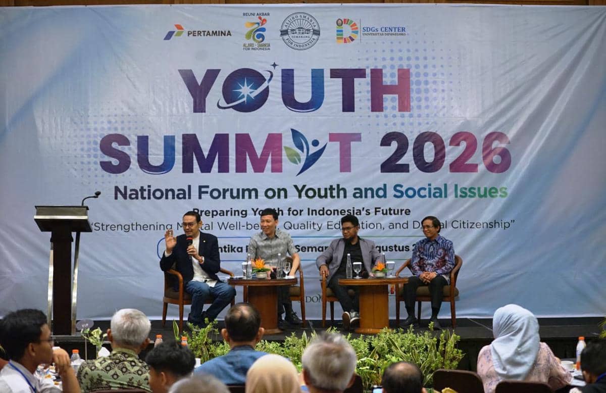 Peserta menghadiri reuni SMANSA bertajuk Youth & Social Issues Summit 2026 di Hotel Santika Premiere Semarang.