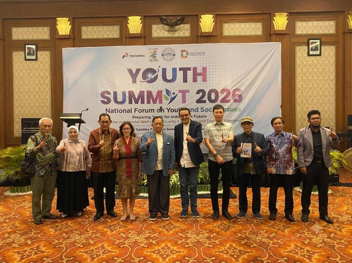 Para narasumber hadir dalam kegiatan reuni ALJIRO SMANSA yang didokumentasikan oleh Humas SMANSA.