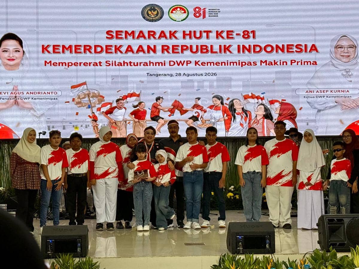 Menteri Imipas Agus Andriyanto berpartisipasi dalam lomba tradisional bersama anak binaan di LPKA Tangerang.